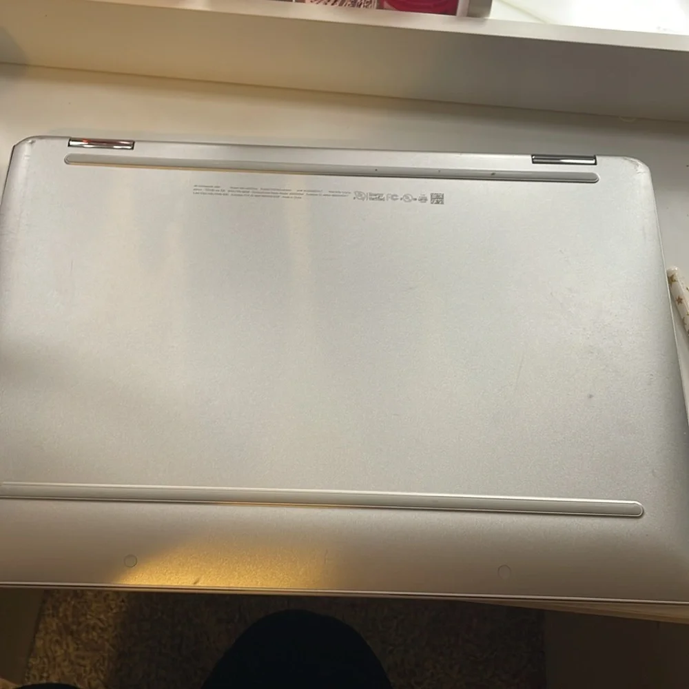 Hp laptop and Apple Watch Series 3 38MM aluminum case comes with both chargers